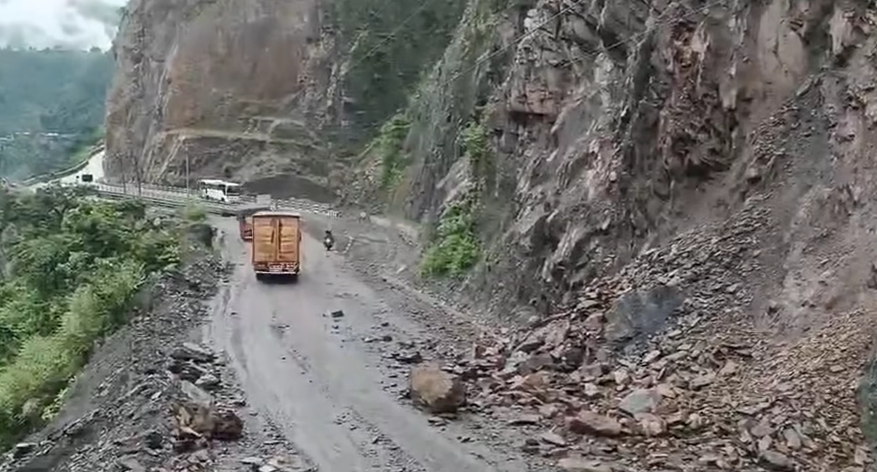 मुग्लिन–नारायणघाट सडक दुईतर्फी सञ्चालनमा